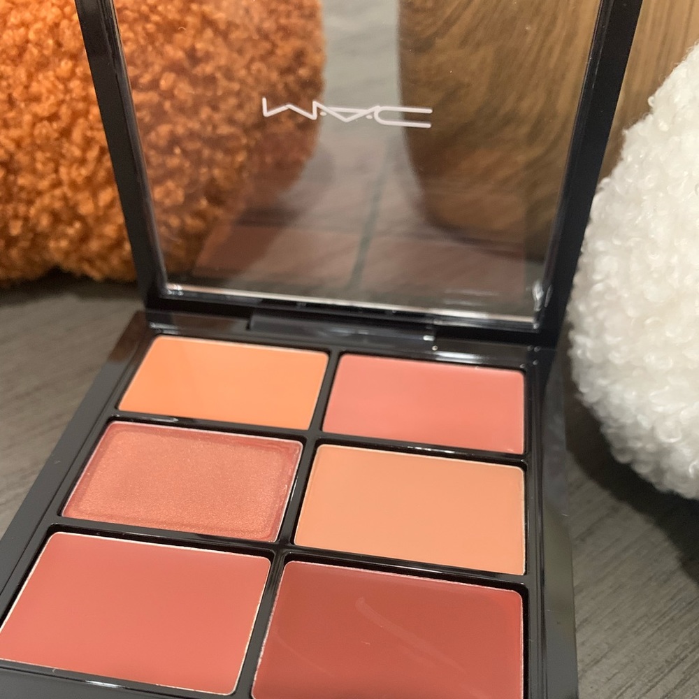 Mac Pro lip palette